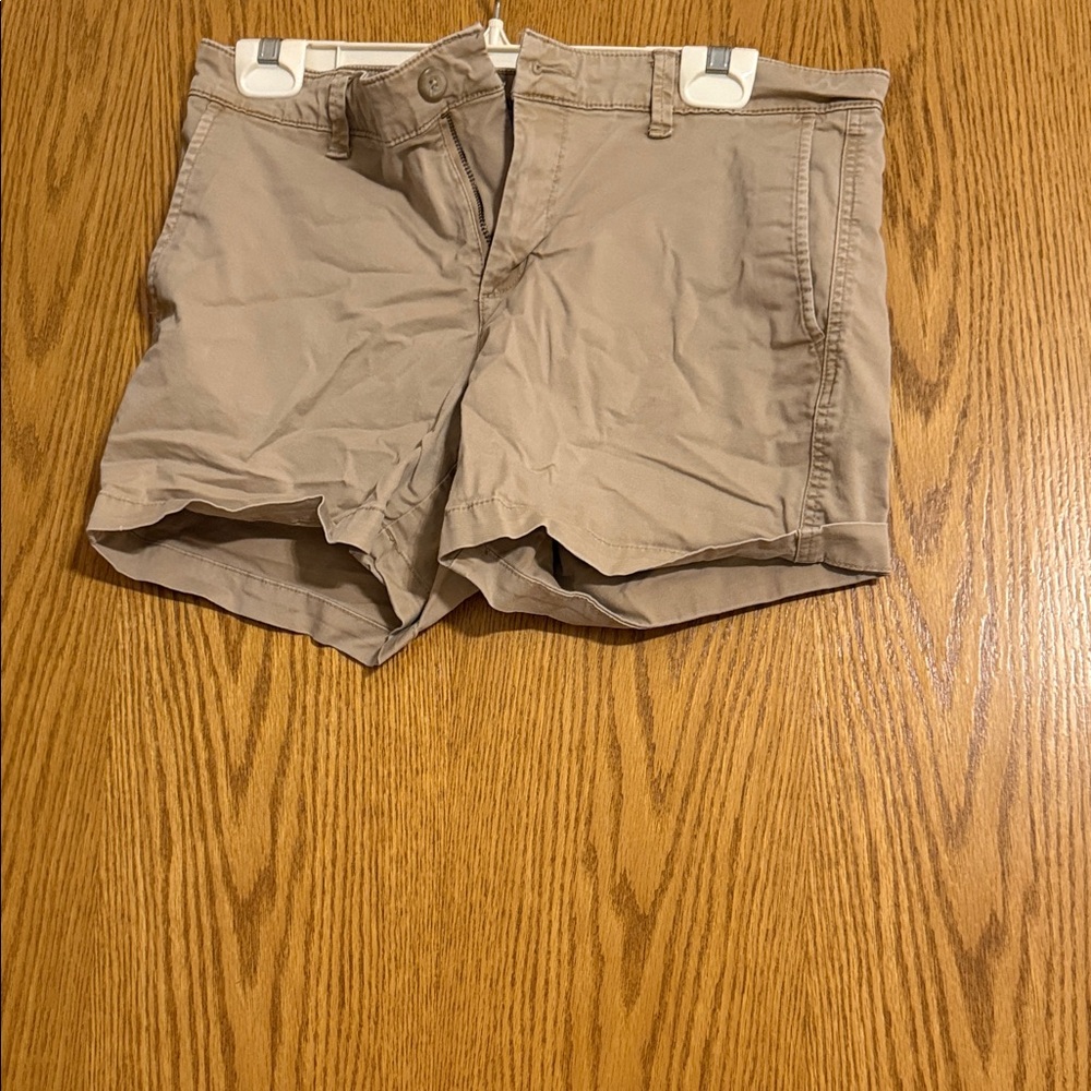 GAP Women’s Khaki Flat Front Tan Shorts